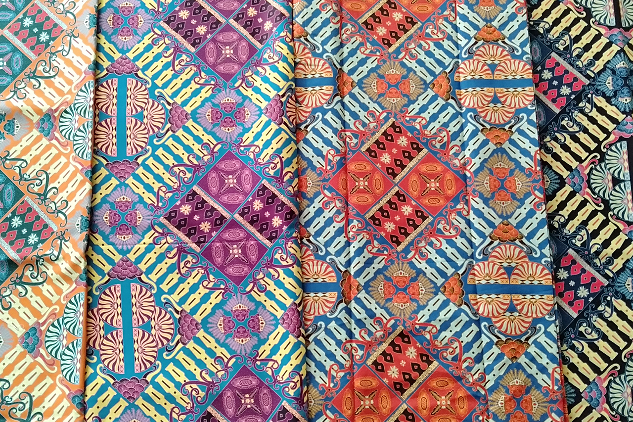 Lenggak-Lenggok Batik Betawi
